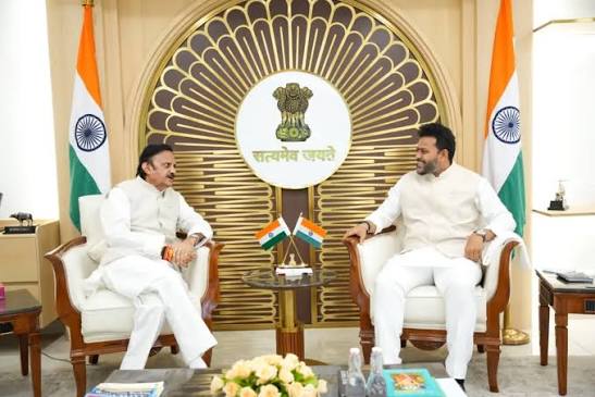 उप मुख्यमंत्री  शुक्ल ने केंद्रीय नागरिक उड्डयन मंत्री से  नायडू से की सौजन्य भेंट 9 अगस्त को रीवा-कोलकाता एवं रीवा-भोपाल विमान सेवा होगी प्रारंभ
